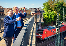 Bild Br&uuml;cke und Zug